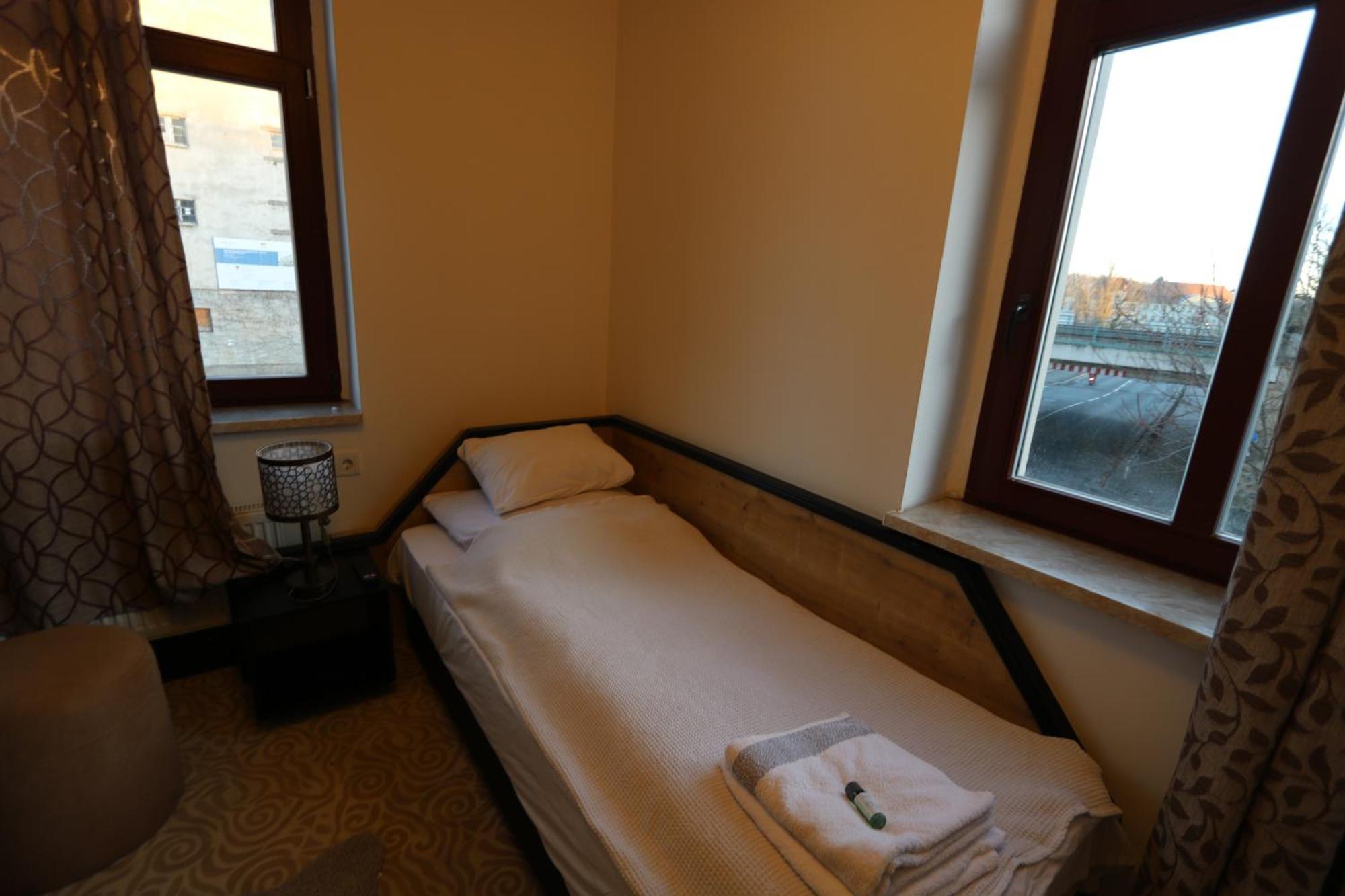 Am Fluss Saale Hotel Weissenfels Exterior photo